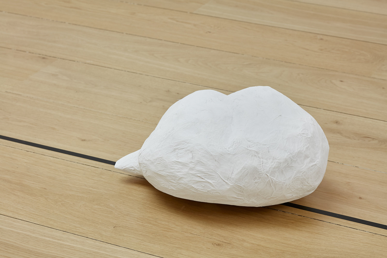 Lee, exhaust for me (robot), 2017, robot and papier mâché, edition of 3, dimensions variable, cnon 59.712