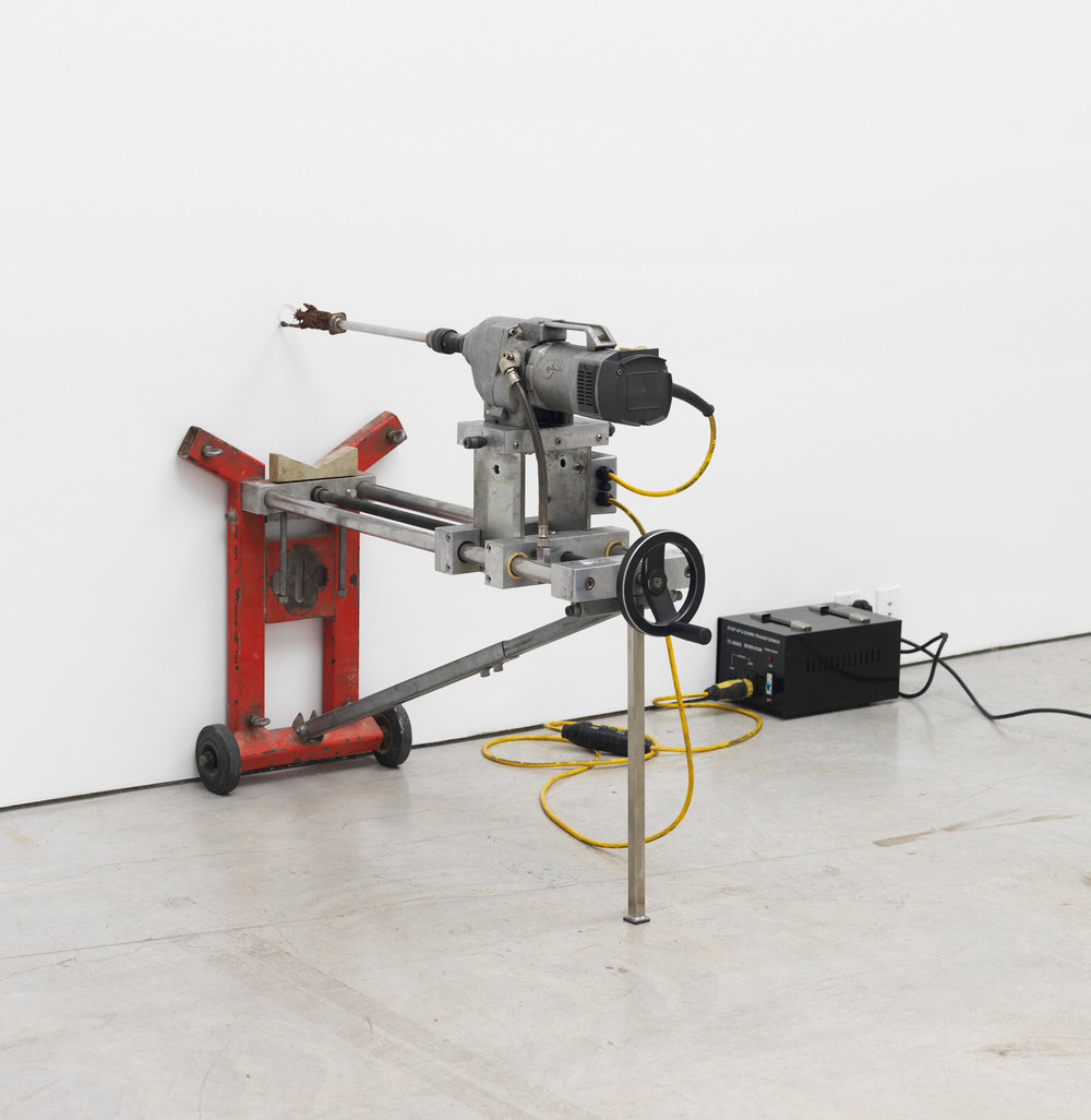 Sailstorfer, freedom fries am arbeitsplatz, mixed media, dimensions variable cnon 56.958