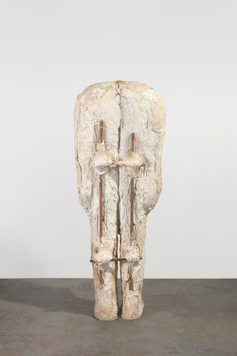 Abakanowicz, plaster body 2 (view 1), 1987, plaster and wood, 70 x 27 x 16 in., 177.8 x 68.6 x 40.6 cm, non 49.965 lance brewer
